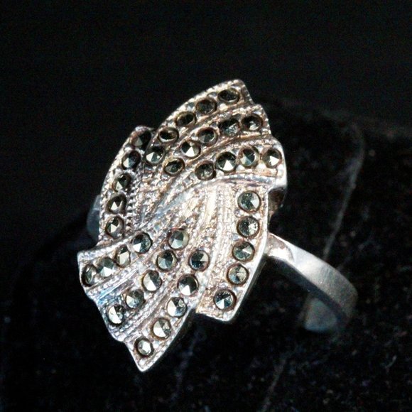 Contemporary QVC Sterling Silver Marcasites Cluster Swirls Cocktail Ring - Picture 2 of 5
